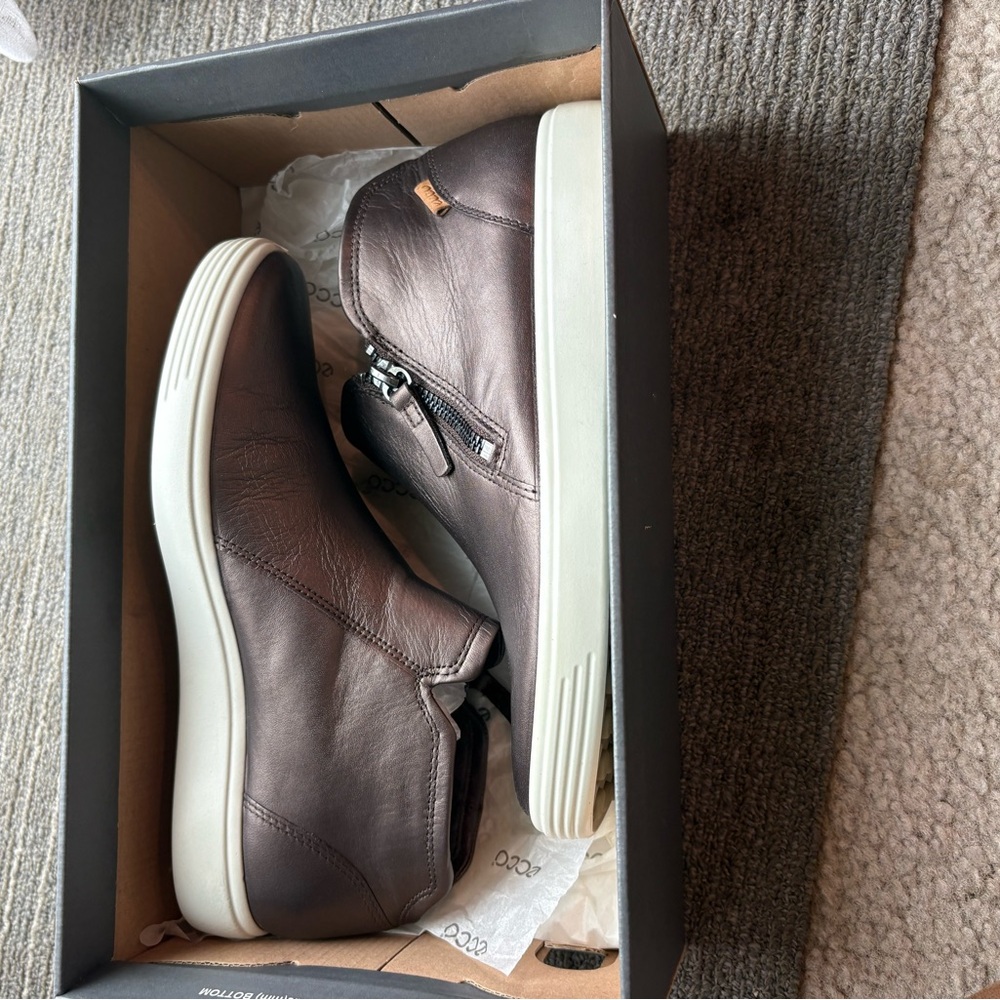 Women’s Brown Leather Ankle Boots - Picture 8 of 8